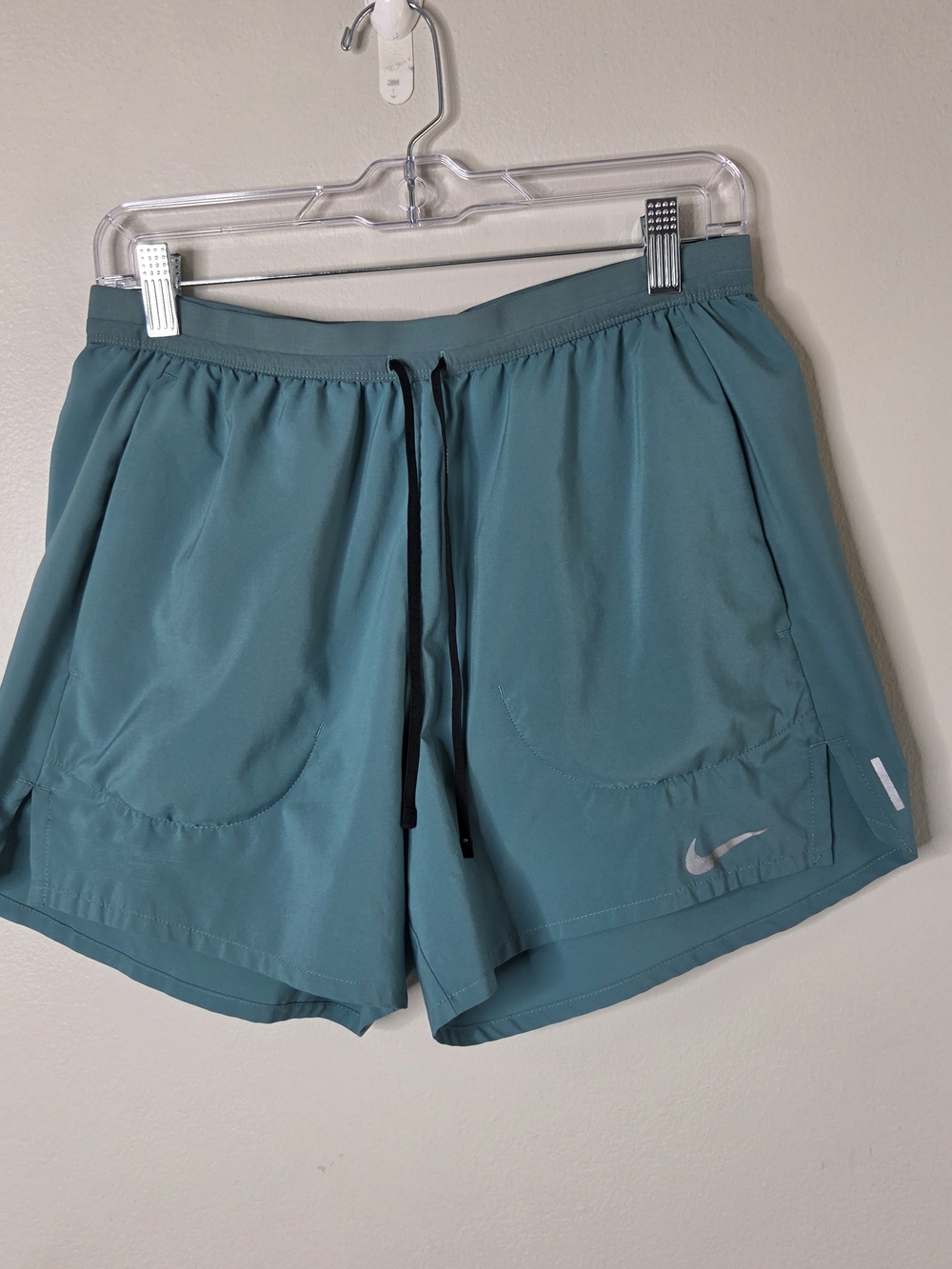 Nike Stride Dri-Fit Green Tie Front Lined Active Running Shorts